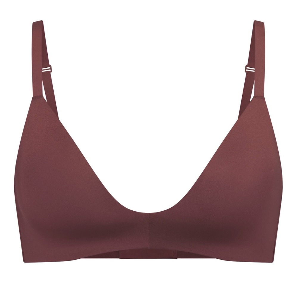 NWT SKIMS WIRELESS TSHIRT DEMI BRA 
COLOR- GARNET
SIZE 32F
